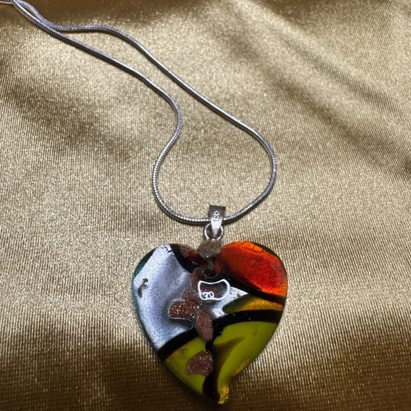 Heart-Shaped Multicolor Pendant Necklace - Picture 2 of 5
